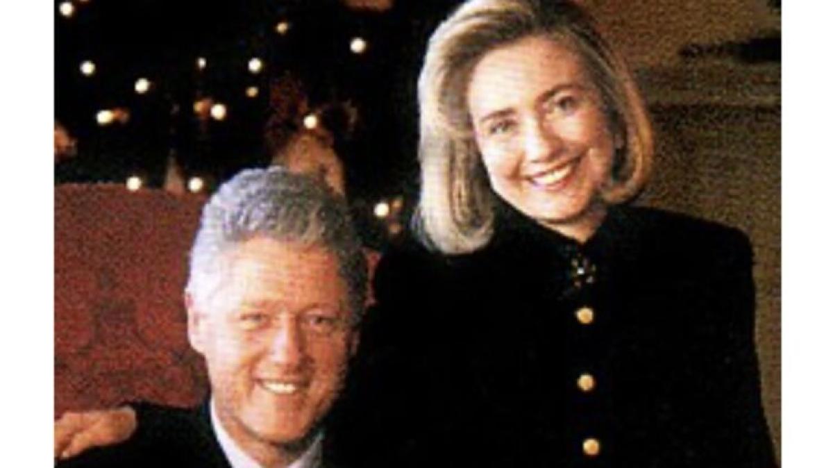 A Clinton család nem hajlandó beszámolni a Kongresszusnak az Epstein-ügyről, a republikánusok pedig büntetőeljárással fenyegetik őket emiatt