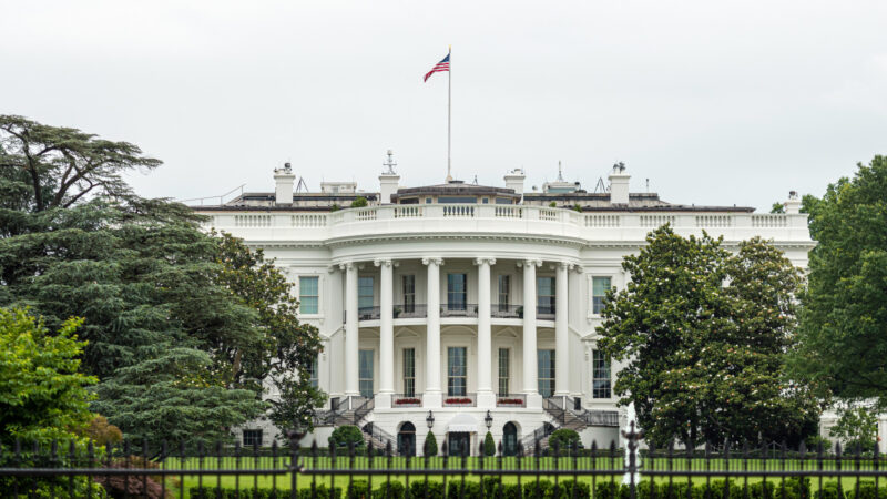 Már elérhető a Fehér Ház honlapján az álhírgyárosok listája