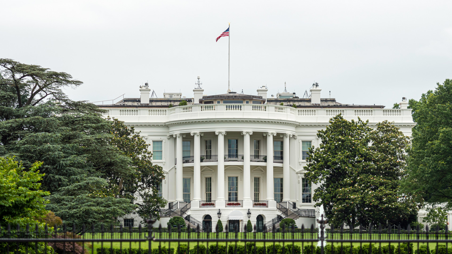 Már elérhető a Fehér Ház honlapján az álhírgyárosok listája