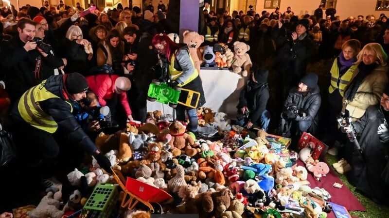 Bütyök plüssmackói és a Rádió utcai romák