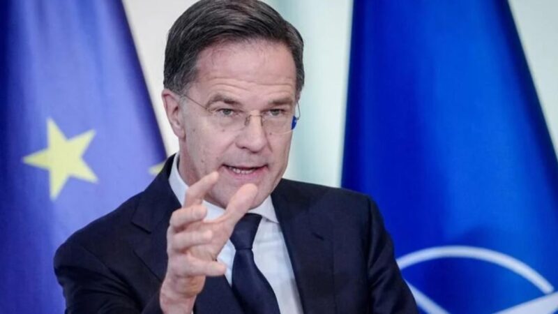 Egy német katonai szakértő szerint a NATO-főtitkár megőrült