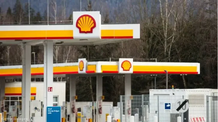 Benzin helyett víz folyt a kútból egy M7-es menti Shell-töltőállomáson