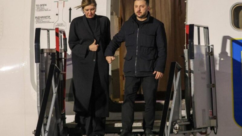 Durva jelenetek az égen: Zelenszkij gépe ellen indult dróntámadás