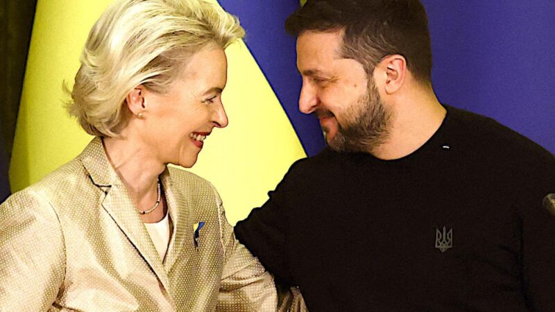 Ursula kijelentette: mindenképp elutalják Ukrajnának a 90 milliárd eurós hitelt