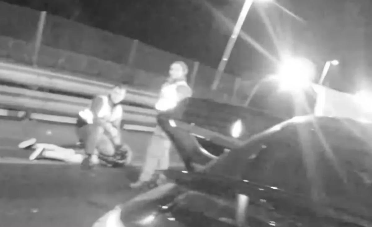 Forgalommal szemben menekültek végig Budapesten, végül a Megyeri hídon szedték ki őket az autóból