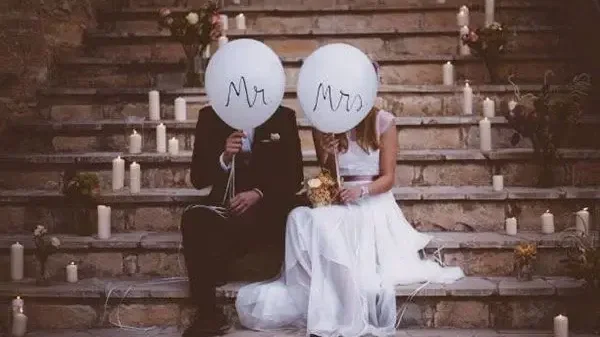 Közokirat-kozmetika a gyerekkori barátnő hol volt, hol nem volt házassága érdekében