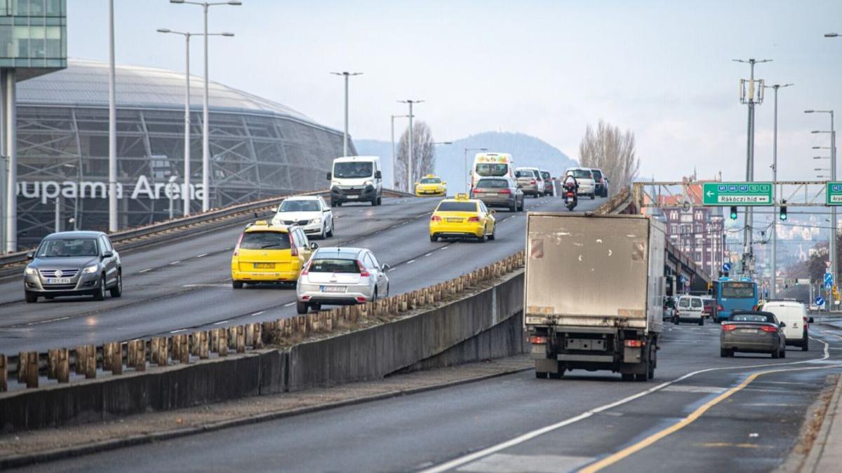 Nincs pénz, ezért inkább teljesen lebontanák a népligeti felüljárót Karácsonyék
