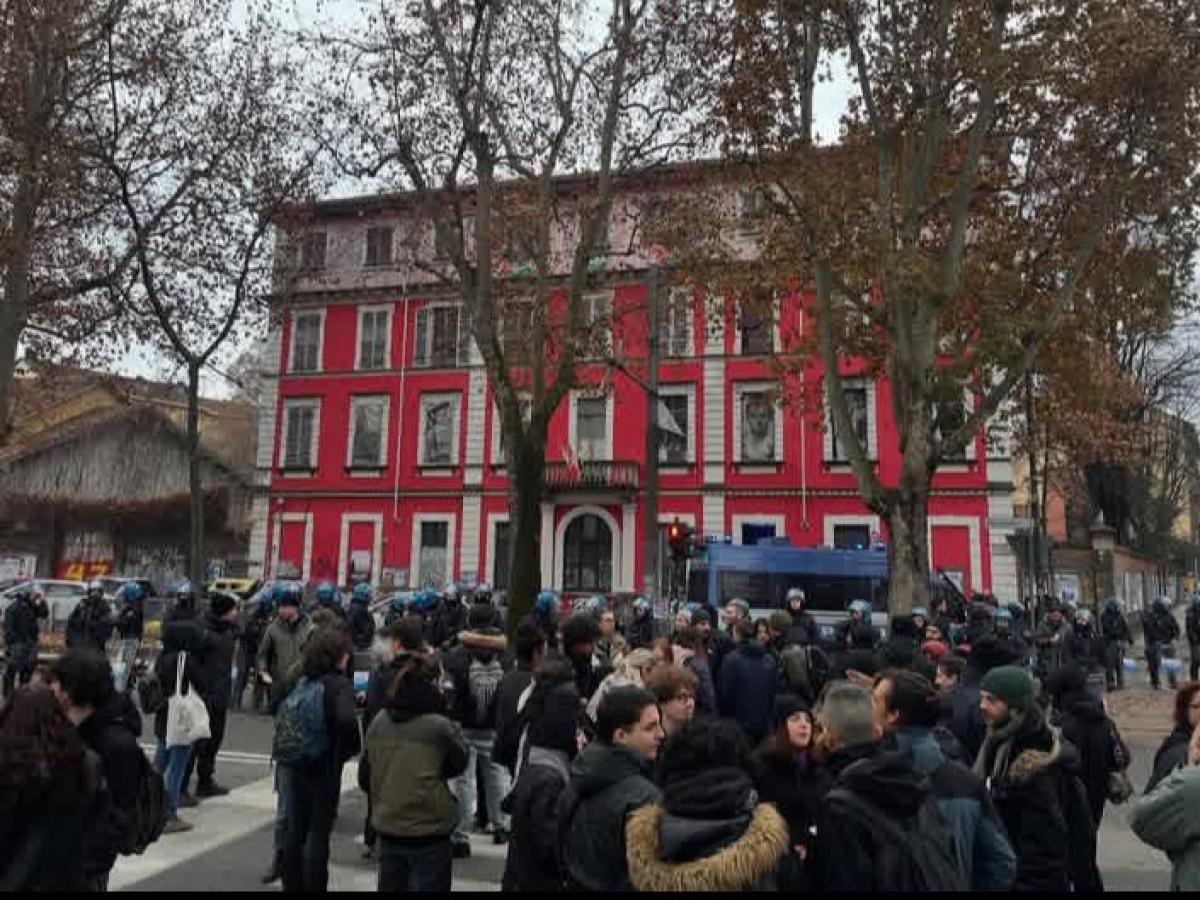 Olaszországban a terrorizmusellenes hatóság bezárt egy szélsőbaloldali központot