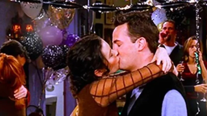 Piros bugyi, csók és kenyérdobálás – Újévi szokások a világ körül, amiket érdemes kipróbálni idén szilveszterkor