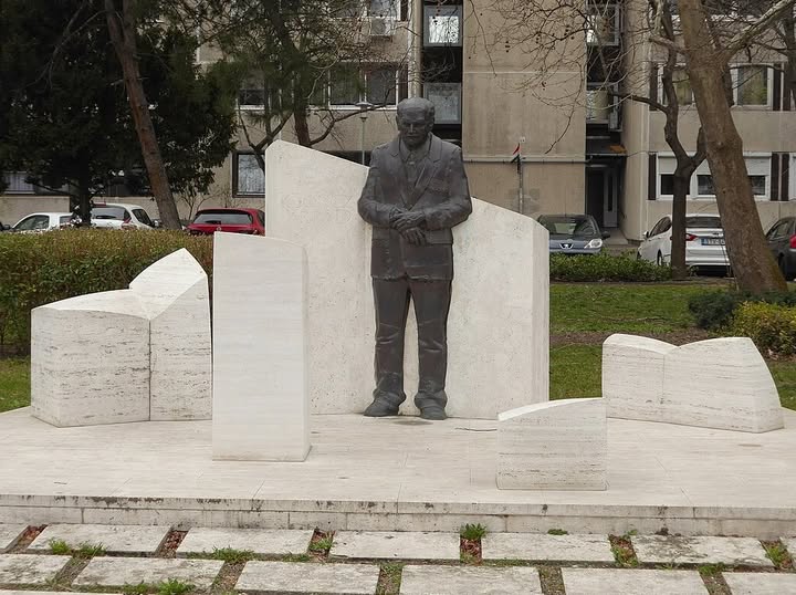 Kereszteljék vissza a Göncz Árpád városközpontot Árpád híd metróállomássá