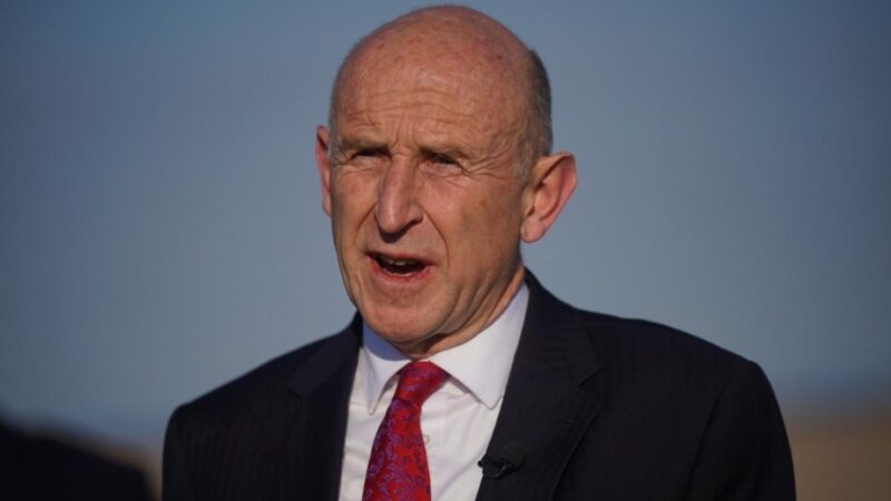 A brit védelmi miniszter Donald Trumpot másolva elrabolná Vlagyimir Putyint