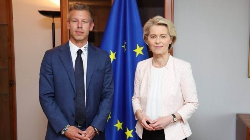 Ukrán sztárvlogger: Brüsszel jóváhagyta, hogy Ukrajna beavatkozzon a magyar választásokba Magyar Péter mellett – videó