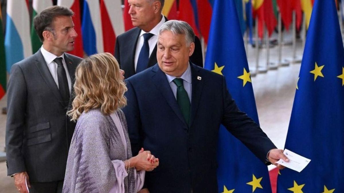 Orbán Viktor: Magyarország nem lép ki az EU-ból, inkább az unió esik szét a vezetési káosz miatt