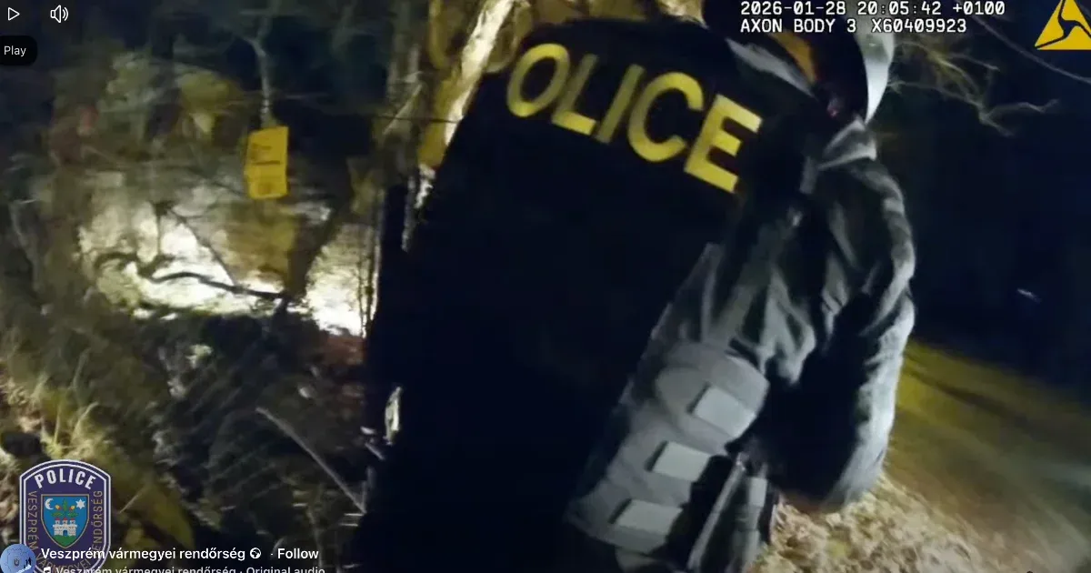 Puskával lövöldözött egy férfi, autóval próbált elmenekülni a TEK páncélosai elől