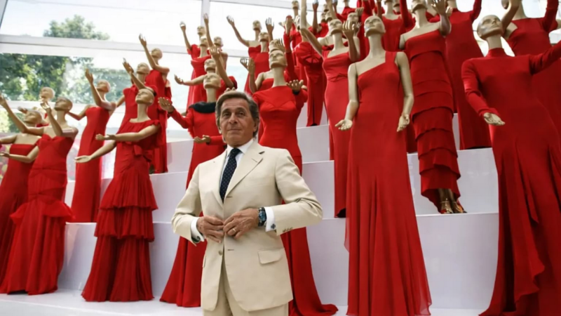 Valentino Garavanit Rómában helyezték örök nyugalomra, a divatvilág gyászol