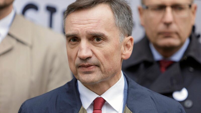 Lengyelország volt igazságügyi minisztere és a felesége kaptak menedékjogot a magyar kormánytól