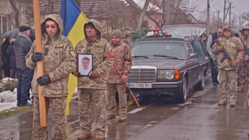 Meghalt egy szívbeteg, családja szerint többször felmentett kárpátaljai magyar, akit az ukránok erőszakkal soroztak be