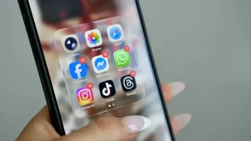 Ausztráliában 4,7 millió gyerekekhez tartozó fiókot zároltak a közösségimédia-platformok