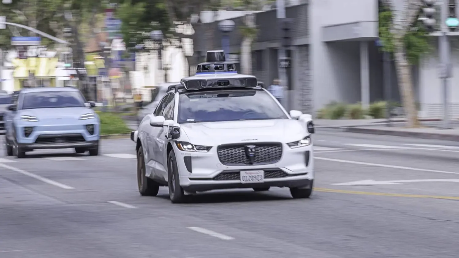 Önvezető taxik okoztak közlekedési káoszt San Franciscoban