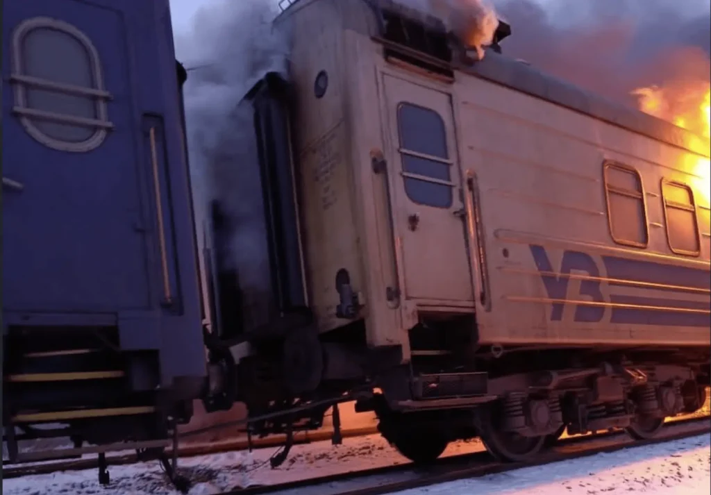 orosz-droncsapas-ert-egy-ukran-utasszallito-vonatot-civilek-haltak-meg