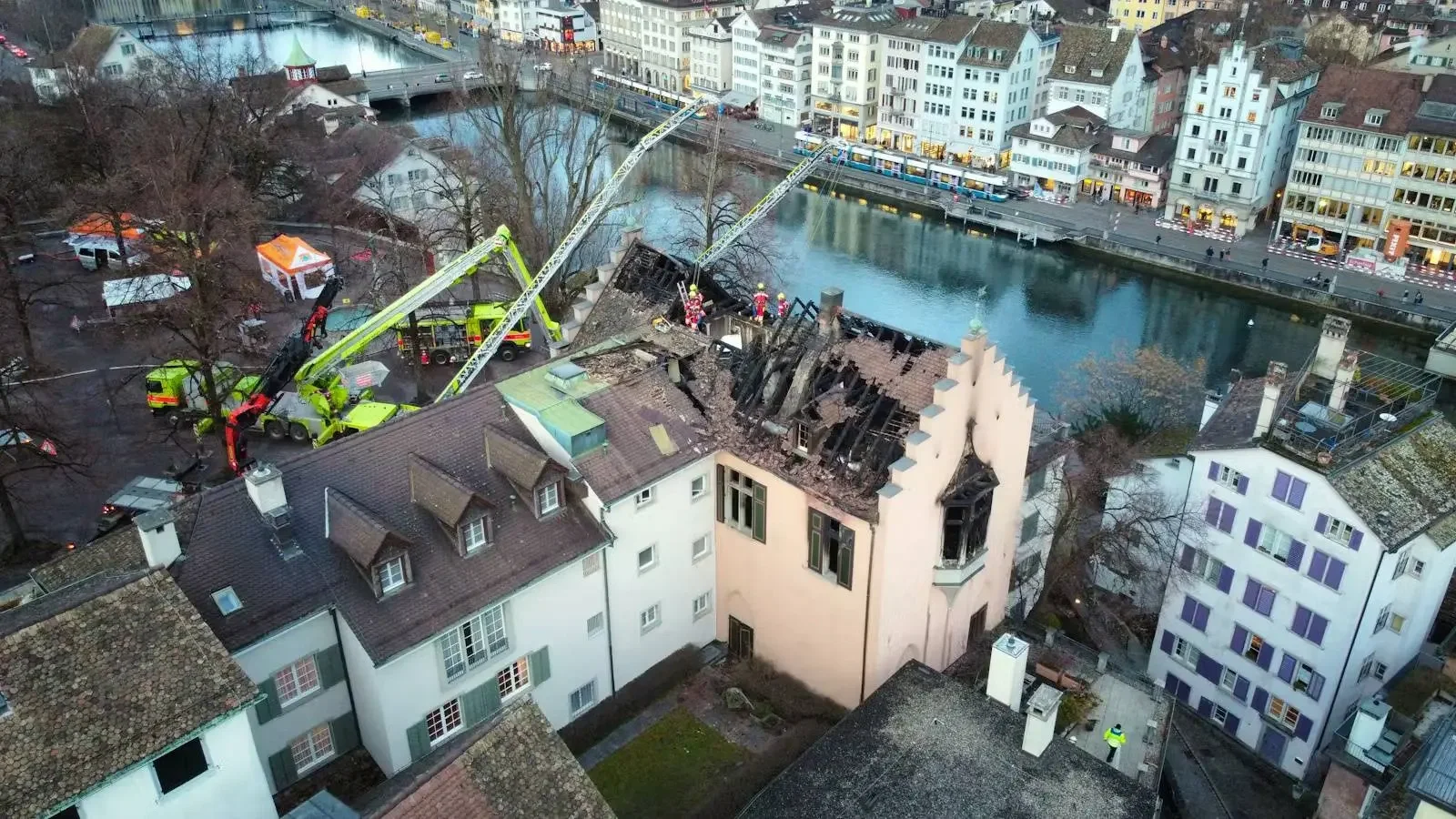 Ezüstfa a lángok között – mit üzen egy zürichi szabadkőműves betörés napjainkban?