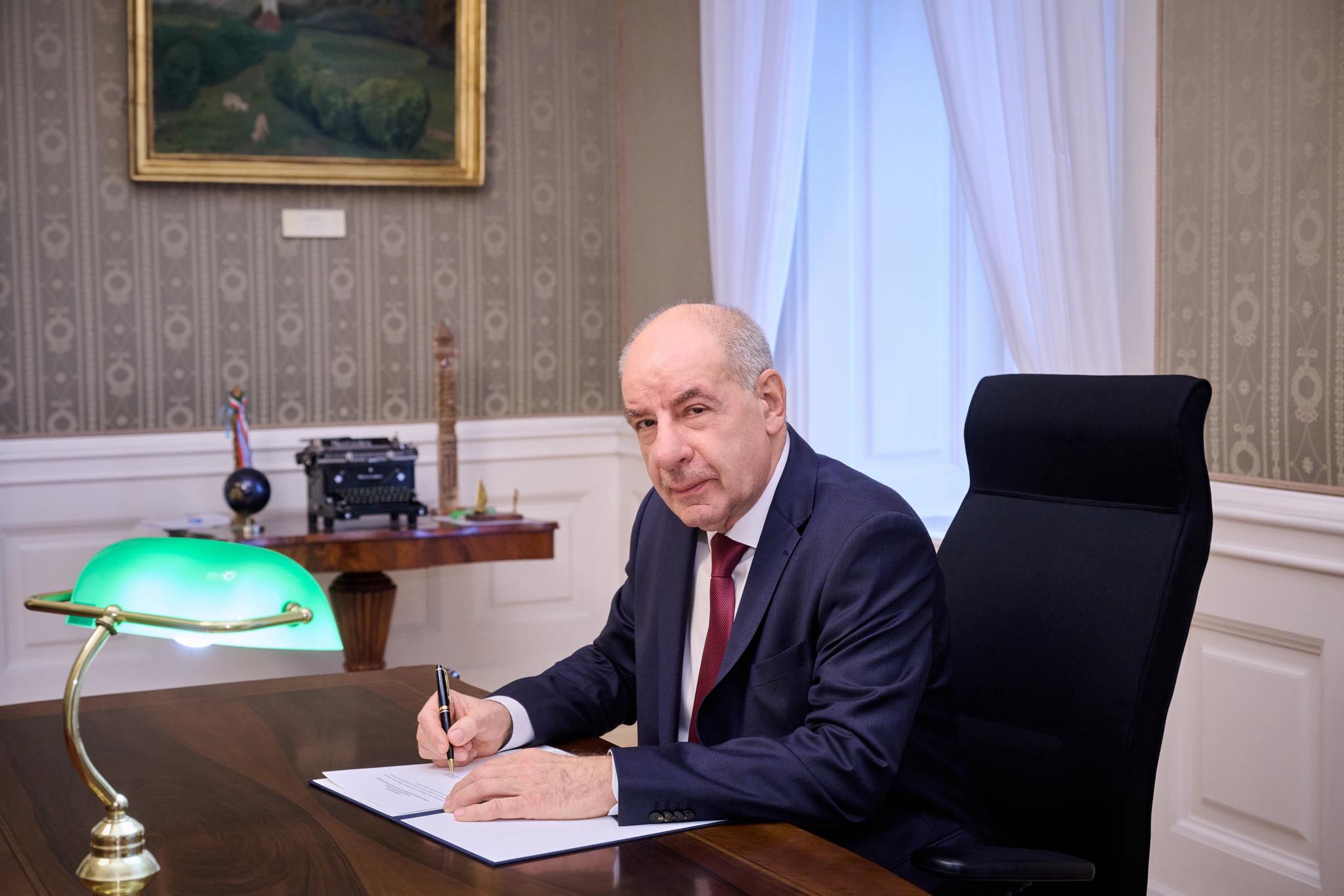 Sulyok Tamás kiírta a választás időpontját