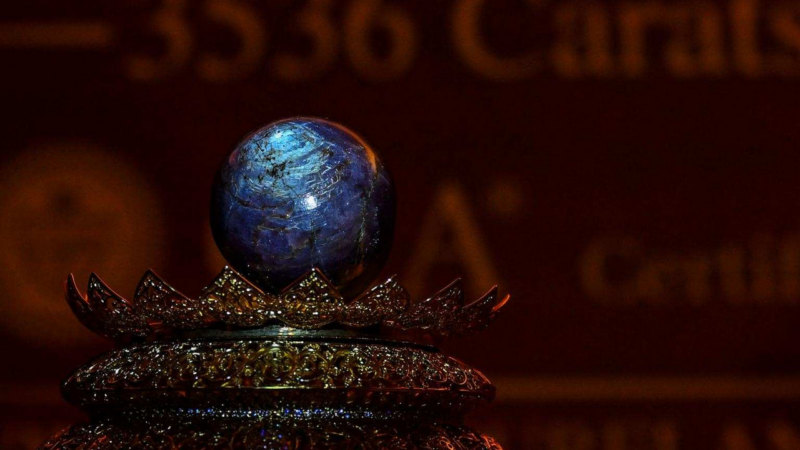 Srí Lanka bemutatta a világ eddigi legnagyobb lila csillagzafírját