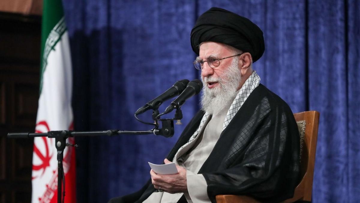 Médiaértesülések szerint megölték Irán vezetőjét, Teherán cáfol