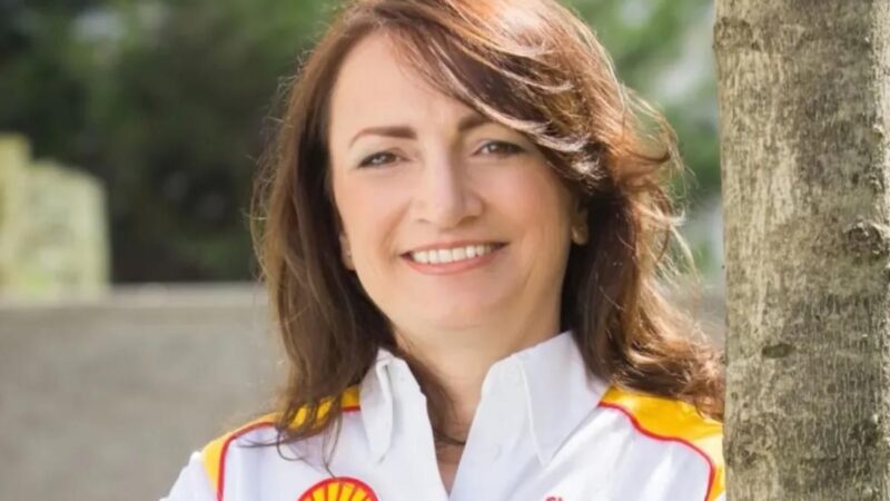 A Shell-es Bujdosó Andreát jelöli frakcióvezetőnek Magyar Péter