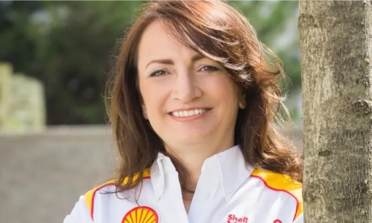 A Shell-es Bujdosó Andreát jelöli frakcióvezetőnek Magyar Péter