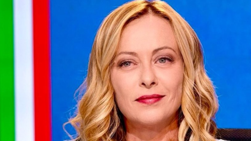 Giorgia Meloni elutasította, hogy az olasz államot bírságolják az illegális migránsok kiutasítása miatt