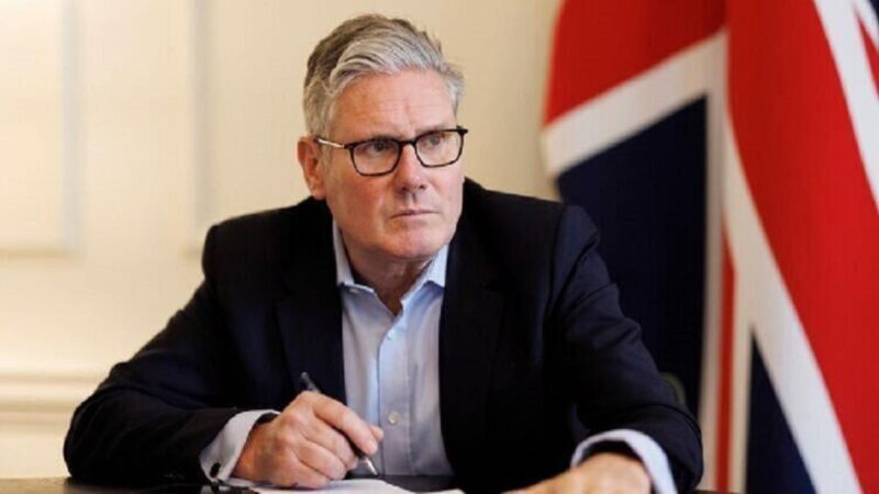 Keir Starmer nem távozik a kormányfői tisztségből