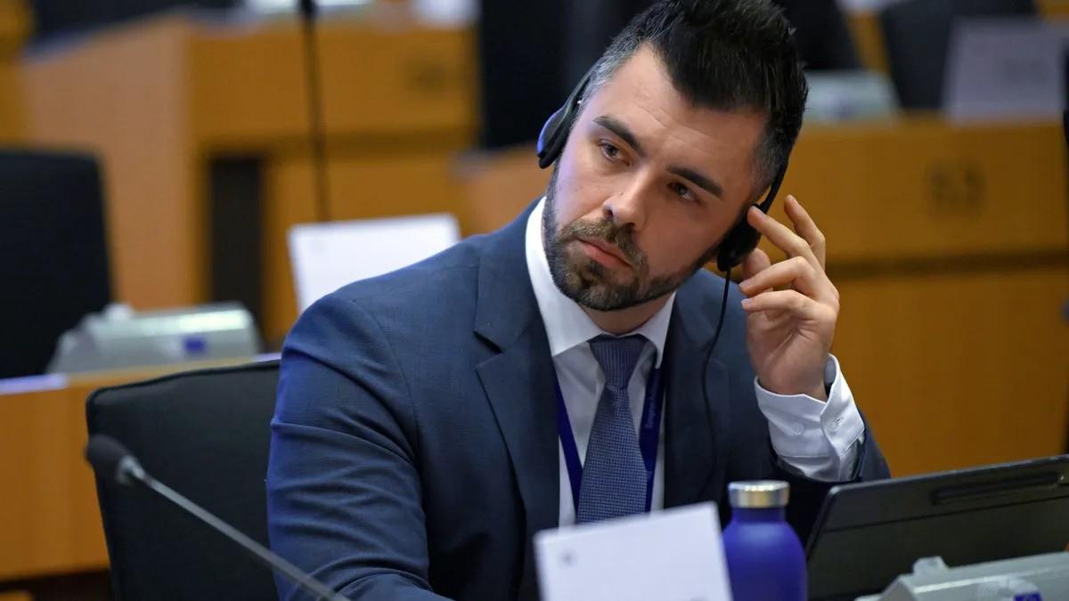 Kikérték Kulja András mentelmi jogát az Európai Parlamenttől