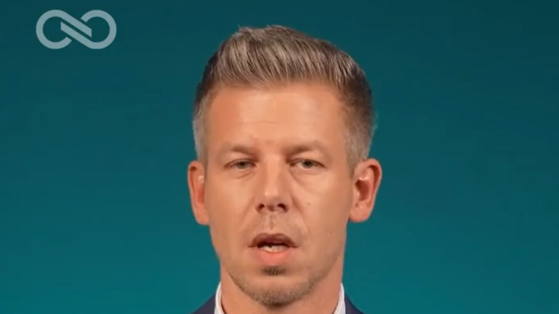 Augusztus 3. nyomában: apartman, buli és ellentmondó nyilatkozatok