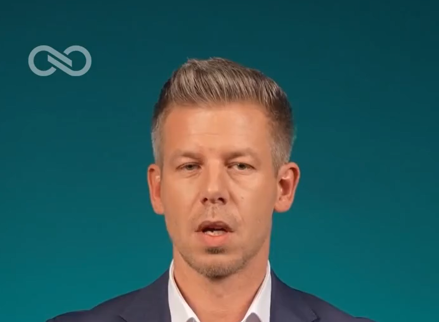 Augusztus 3. nyomában: apartman, buli és ellentmondó nyilatkozatok