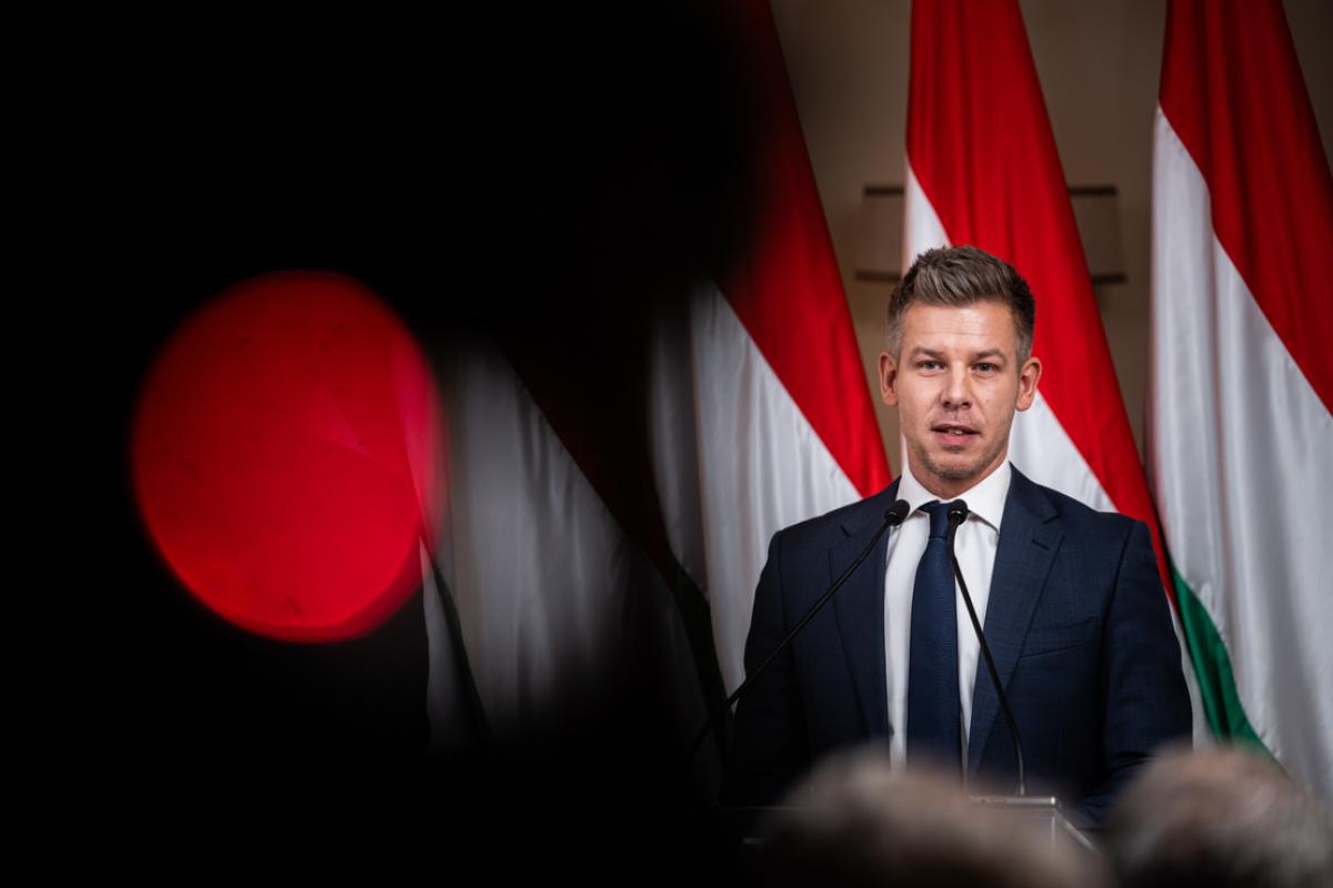 240 oldalas programmal állt elő a Tisza Párt, jöhet a milliárdosadó, az euró és a szuperkórház