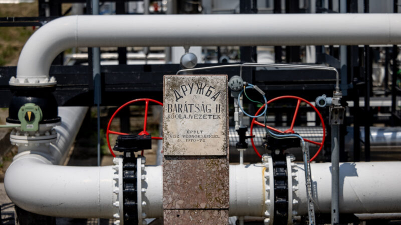 Zelenszkij bosszúja? Nem az orosz találat, hanem ukrán politikai döntés állította le az olajszállításokat