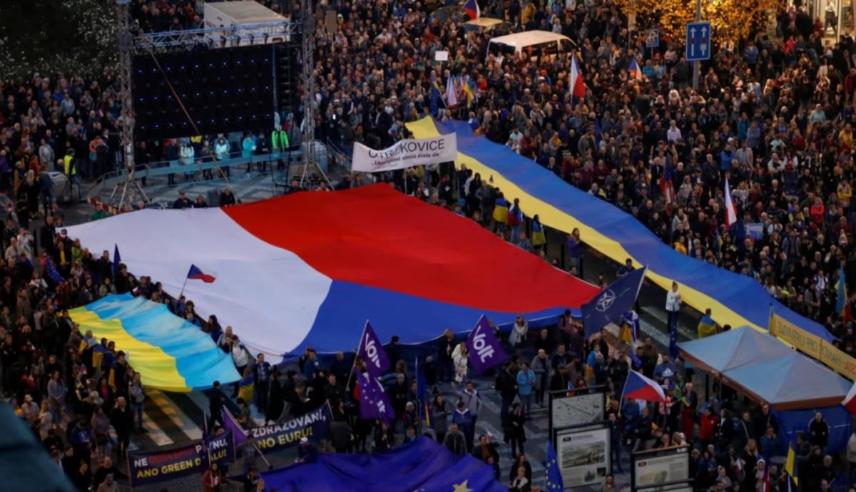 Panaszkodnak a csehek: A sok menekült miatt úgy érzik magukat, mintha Ukrajnában lennének