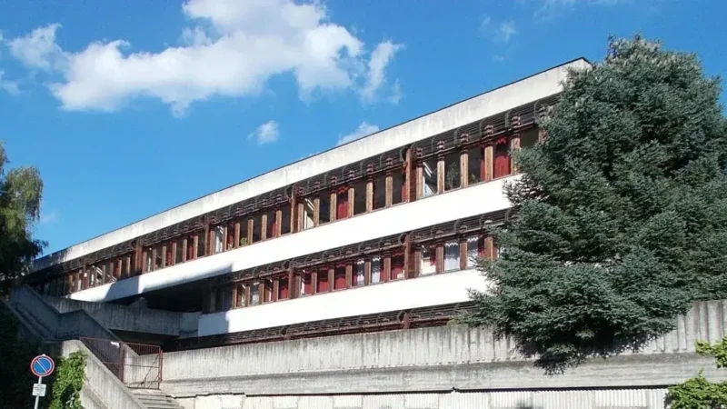 Az iskolai mosdóban füvezett egy kilencedikes „fiatal”, úgy tűnik, következmények nélkül megúszhatja