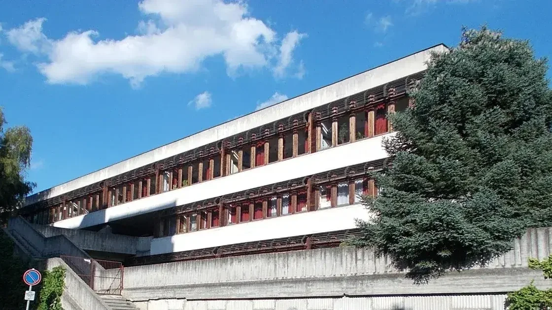 Az iskolai mosdóban füvezett egy kilencedikes „fiatal”, úgy tűnik, következmények nélkül megúszhatja