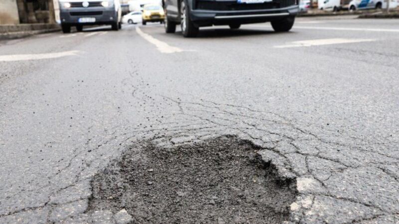 Az oroszok által szétlőtt Kijevben is jobbak az utak, mint a Pride-díjas Kamu Geri Budapestjén