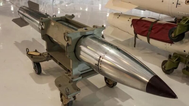 Kreml: ha Észtországba nukleáris fegyvert telepítenek, akkor oda irányítjuk a sajátunkat