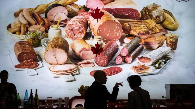 Beteg világ: Amszterdamban már nem lehet se húst, se fosszilis üzemanyagot reklámozni