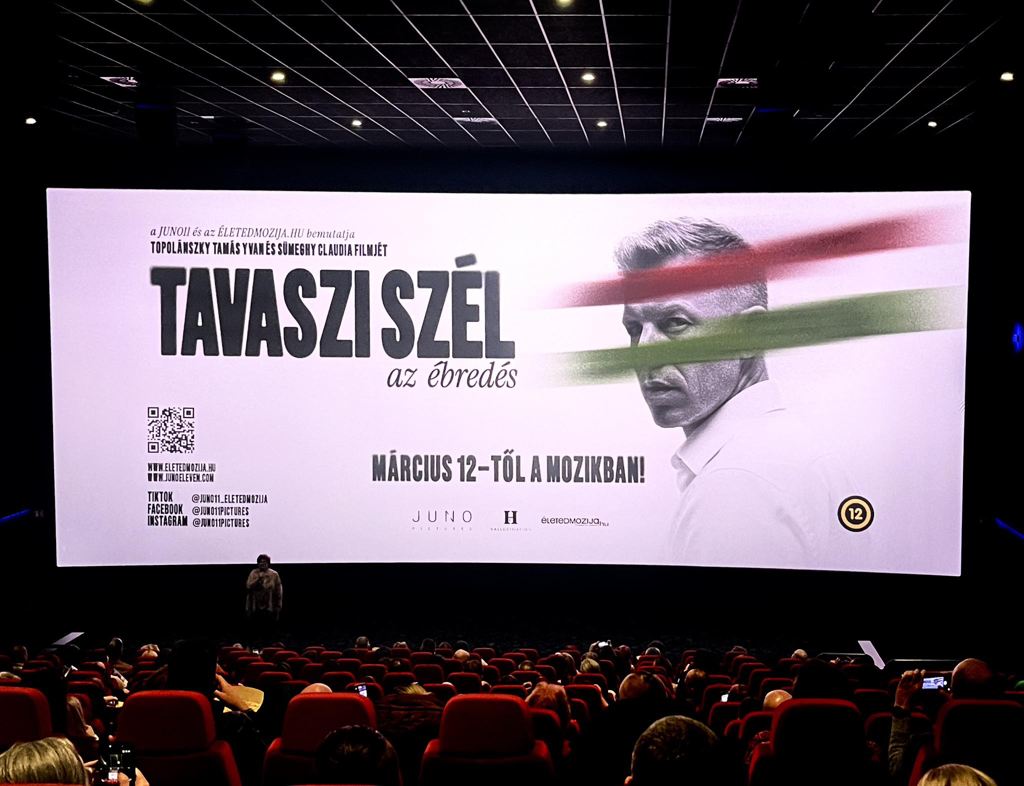 Könnyek a moziban, pátosz a Facebookon – egy politikai rajongás története