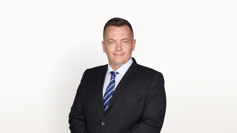 Atomfegyver bevetésével viccelődött és bagatellizálta az ukrán uniós csatlakozás káros következményeit a Tisza makói jelöltje