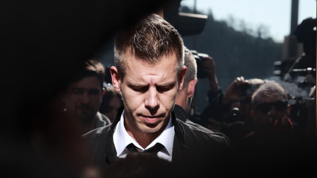 Bukott, sértett egykori nemzetbiztonságiak környékezték meg Magyar Péteréket