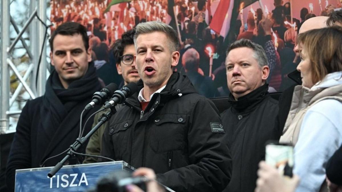 Többkulcsos adó, magasabb szja – Régi baloldali káderek tűntek fel Magyar Péter mögött