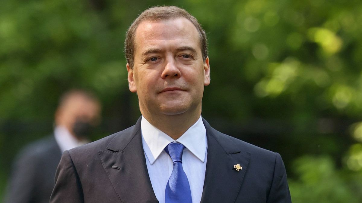 Medvegyev: kár, hogy a laborpatkány Kallas 50 évesen is ilyen ostoba