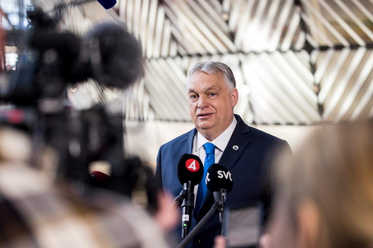 Politico: Orbán Viktor csapdába csalta az uniós vezetőket?