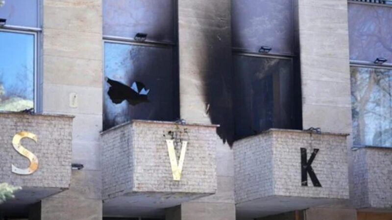 Gyújtópalackokat dobtak az orosz kulturális központra Prágában